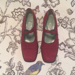 Vintage (early 90’s) suede Mary Jane pumps.